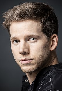Stark Sands